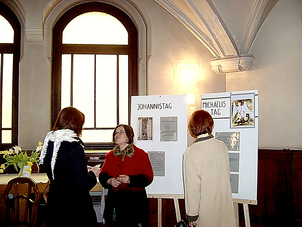 Foto von der Ausstellung Die Farben des Kirchenjahrs
